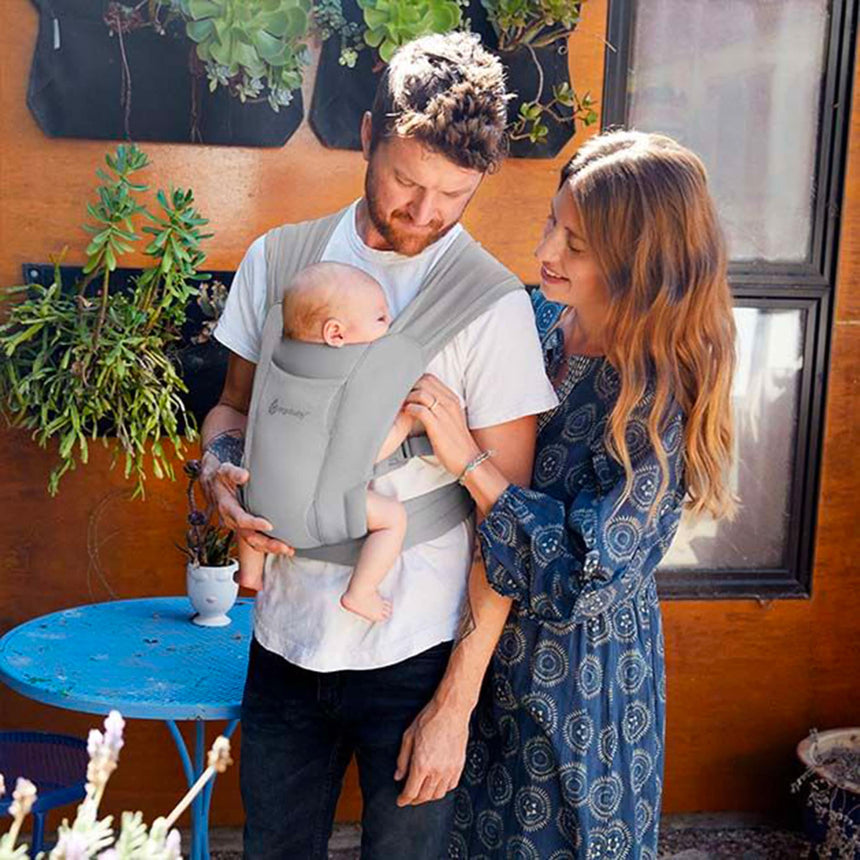 Porte-bébé Nouveau-Né Embrace Mesh - Gris Doux-Ergobaby-FUL-BCEMASAMGRY-CLÉMENT