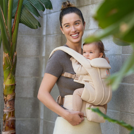 Porte-Bébé Omni Deluxe Mesh - Beige Naturel-Ergobaby-FUL-BCODMNATBGE-CLÉMENT