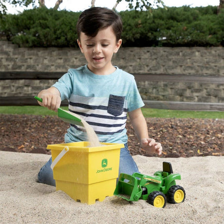 Seau avec Pelle et Camion John Deere-Lamaze-FYE-47339-CLÉMENT