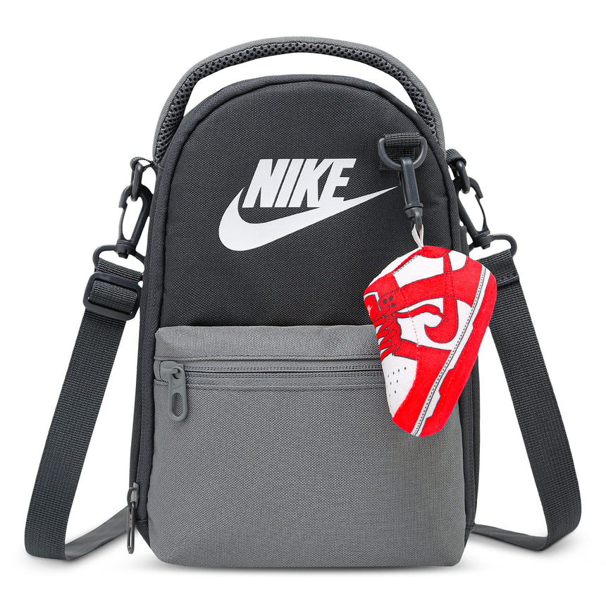 Boîte à Lunch Nike Buddies-Nike-Charcoal-2-7 ans-NIK-9A3131-G9Q-CLÉMENT