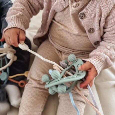 Jouet Sensoriel Tactile - Espace-Nouka-NOU-PULL01-CLÉMENT