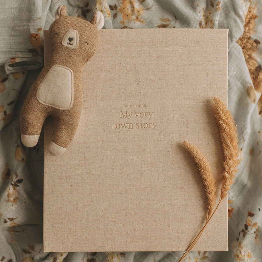 Livre de bébé - Linen Baby Book (anglais seulement)-Le petit Tableau Noir-PTN-BOOKLIN-CLÉMENT