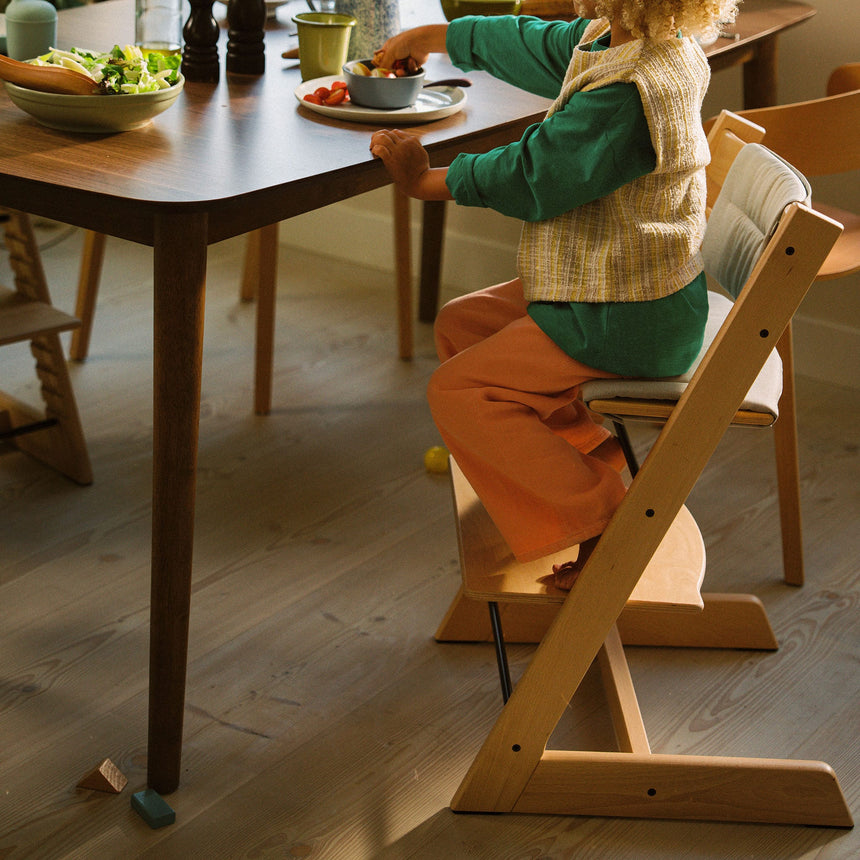 Chaise Haute Tripp Trapp® V2 Naturel + Coussin Gris avec Cabaret Stokke® Vanille-Stokke-SKK-706500-CLÉMENT